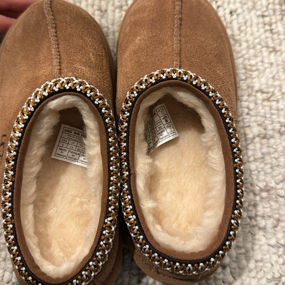 Kids Ugg Tasman brand new never worn! - Picture 3 of 4